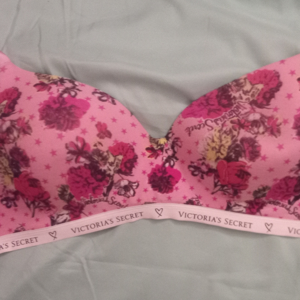 Victoria's Secret T-shirt Bra